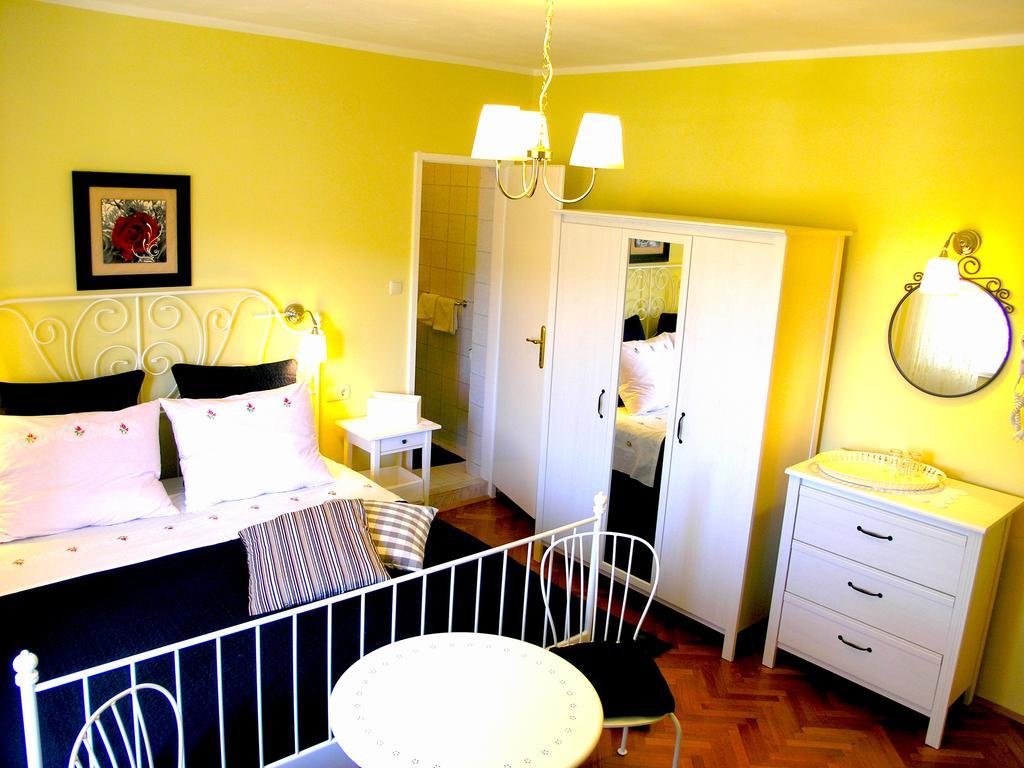 House Rozi Palit Exterior foto